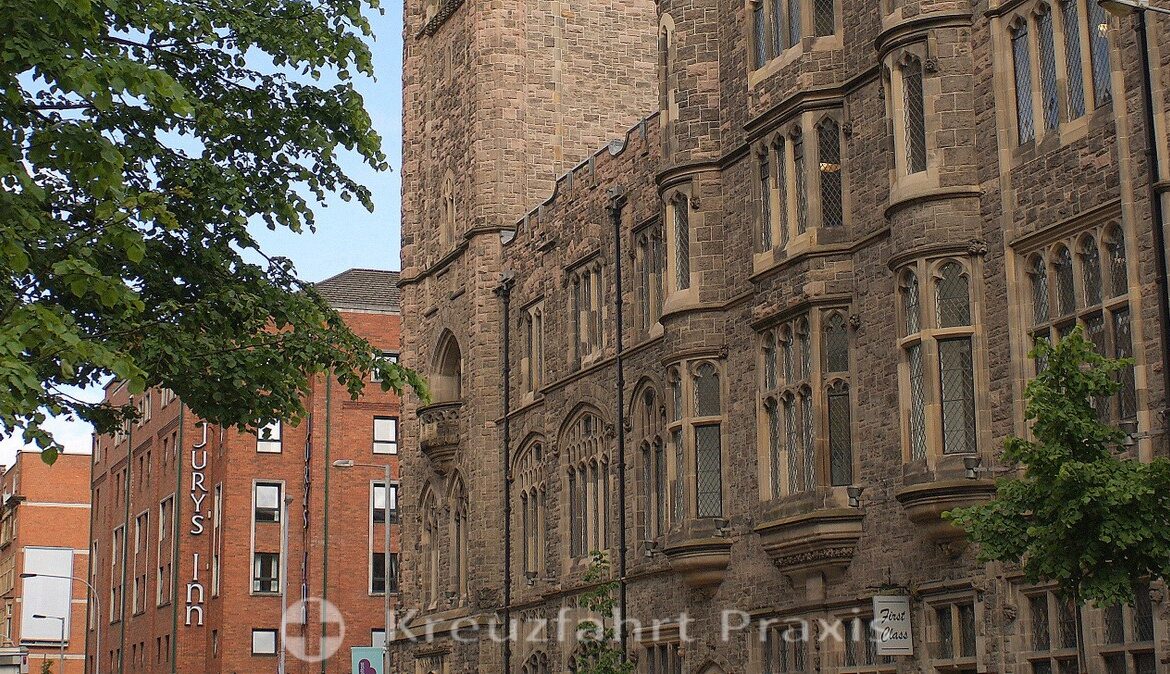 Discovering Belfast: A City of Resilience and Growth