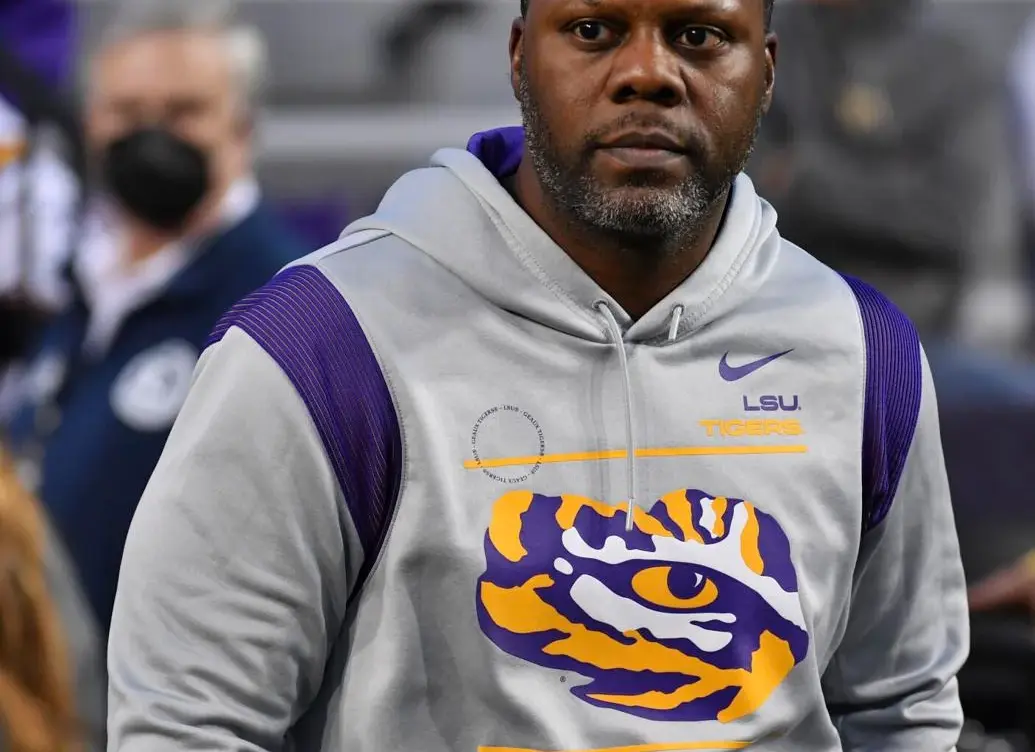 Daronte Jones: An Emerging Force in Football Coaching