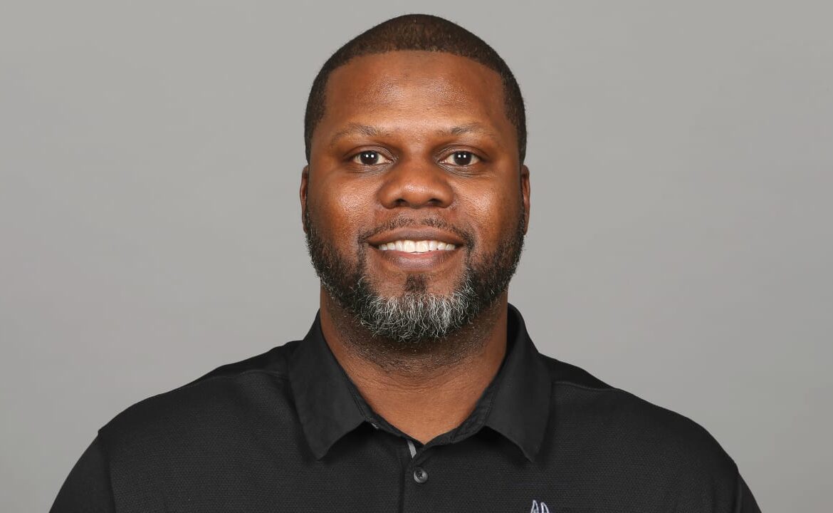 Daronte Jones: A Prolific Force in College Football Coaching