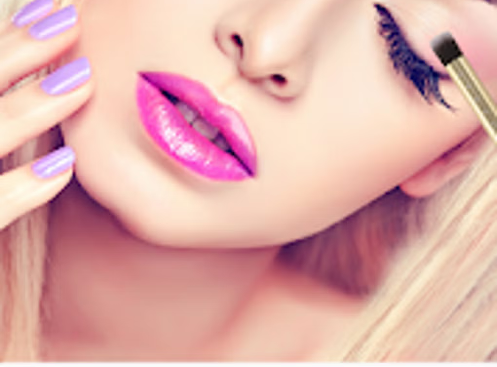 The Evolution of Makeup: Trends and Innovations in 2023