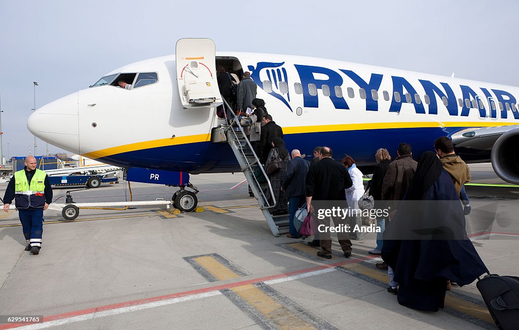 Ryanair: Trends, Innovations, and the Future of Low-Cost Travel
