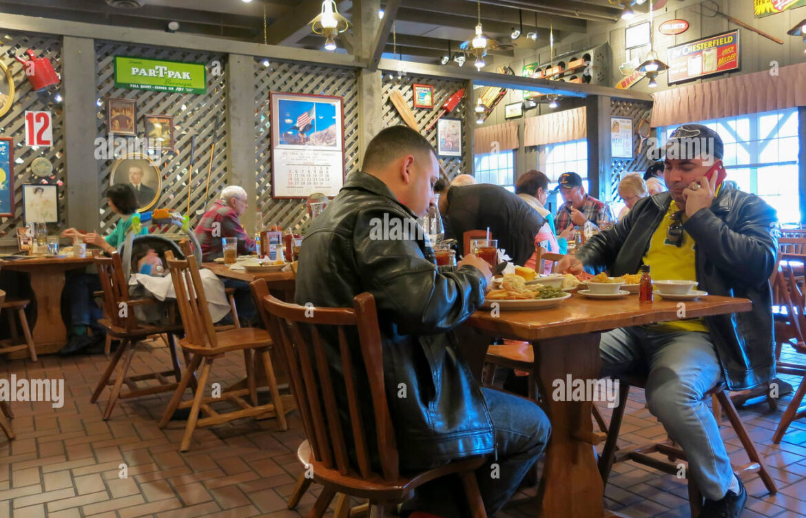 Cracker Barrel Introduces New Dining Rule for Customers