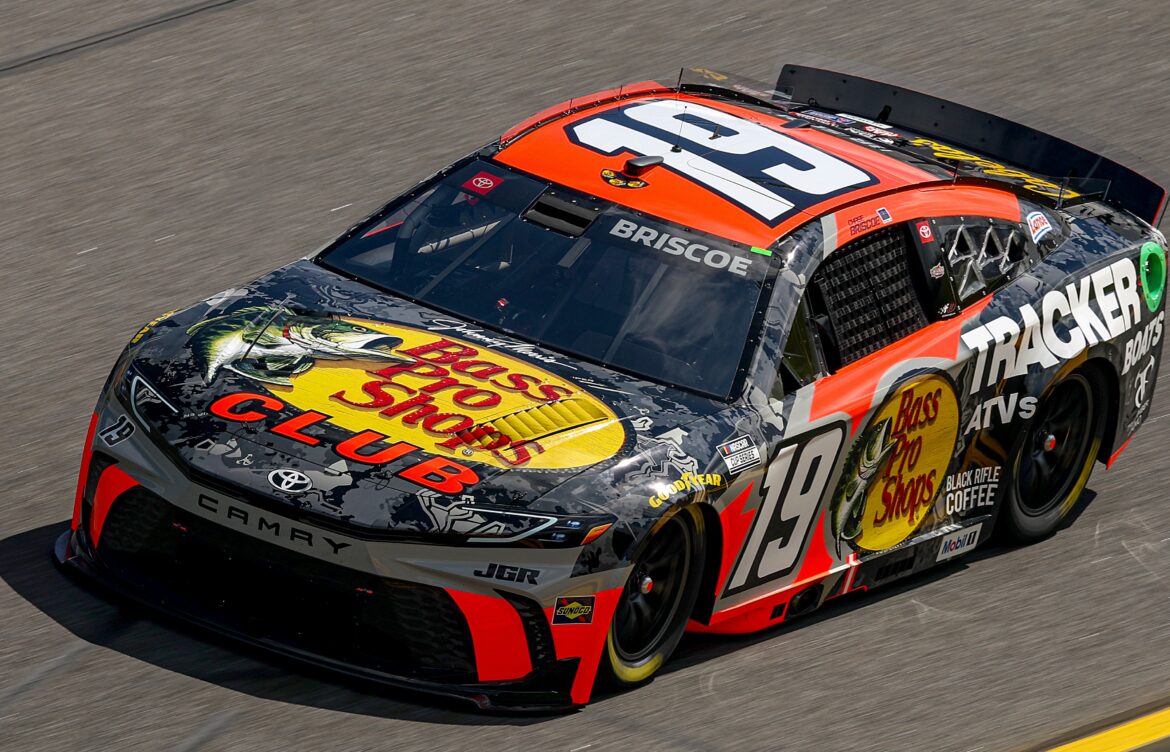 Live Coverage of the Daytona 500 2023