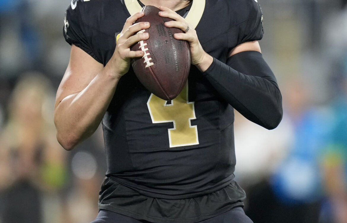 Derek Carr: Future and Recent Performances in the NFL