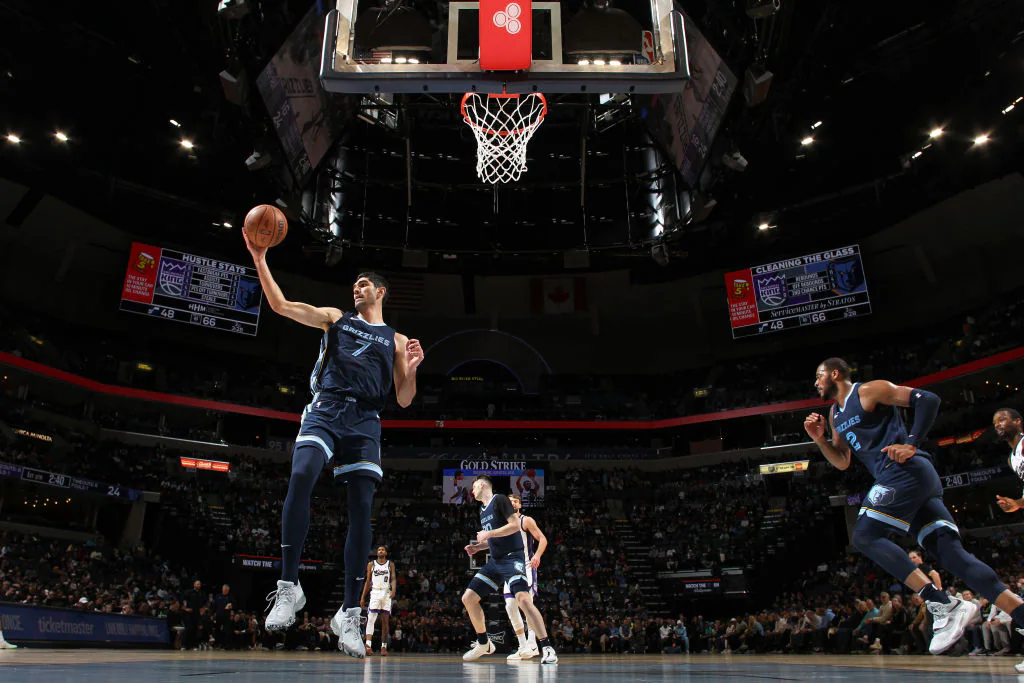 Grizzlies vs Kings: A Battle for the Playoffs