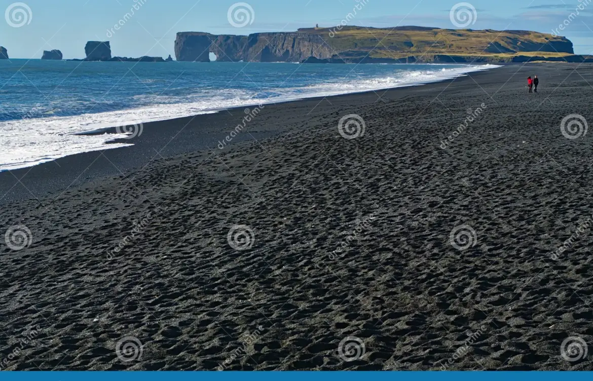 Exploring Iceland’s Reynisfjara Black Sand Beach