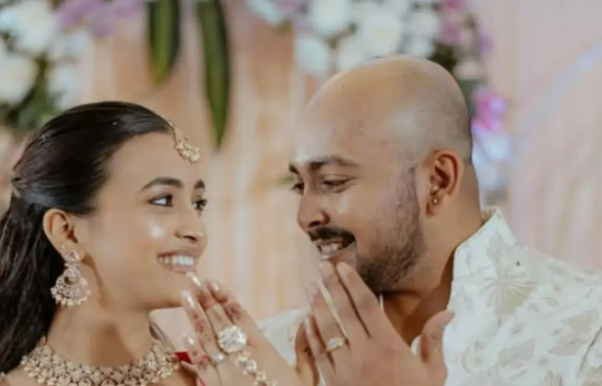 Akriti agarwal gets engaged to Prithvi Shaw