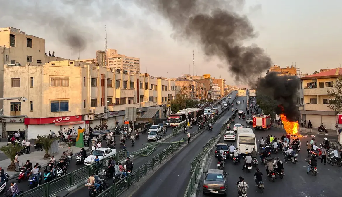 Iran War Oil: Pakistan Faces Fuel Crisis Amid Ongoing Conflict