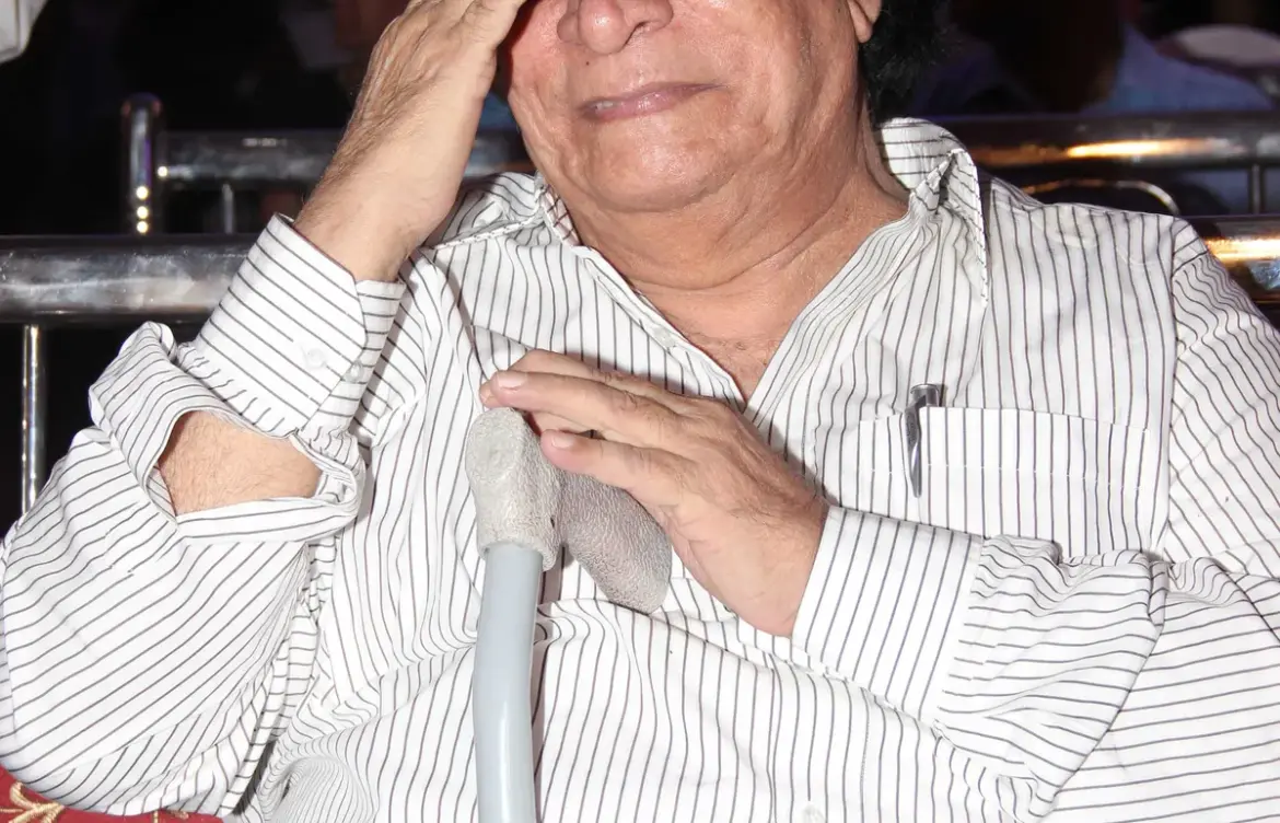 Kader Khan Tribute by Sunil Grover on The Great Indian Kapil Show