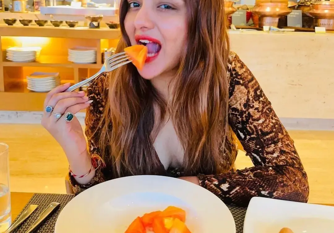 Khushi mukherjee santy controversy