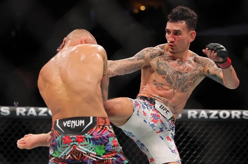 Max holloway vs charles oliveira ufc 326