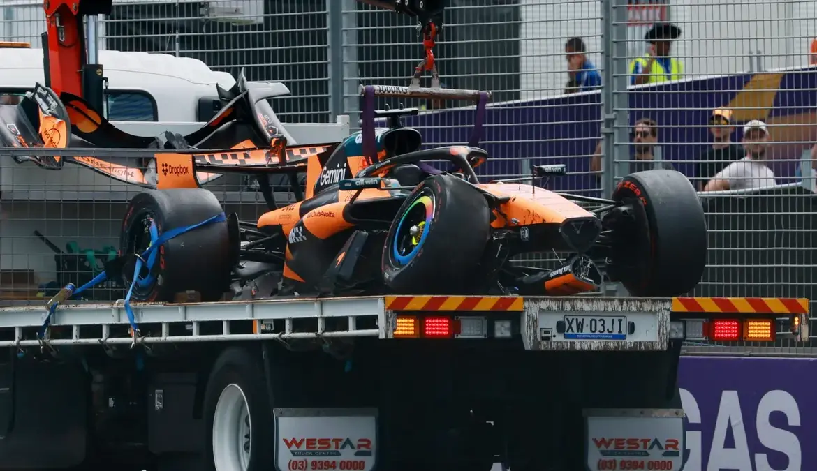 Oscar piastri crashes out of Australian GP before race start