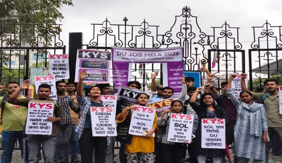 School of open learning university of delhi students included in job fair after protests