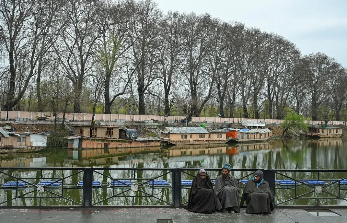 Weather Srinagar: Fresh Snowfall and Rainfall in Kashmir