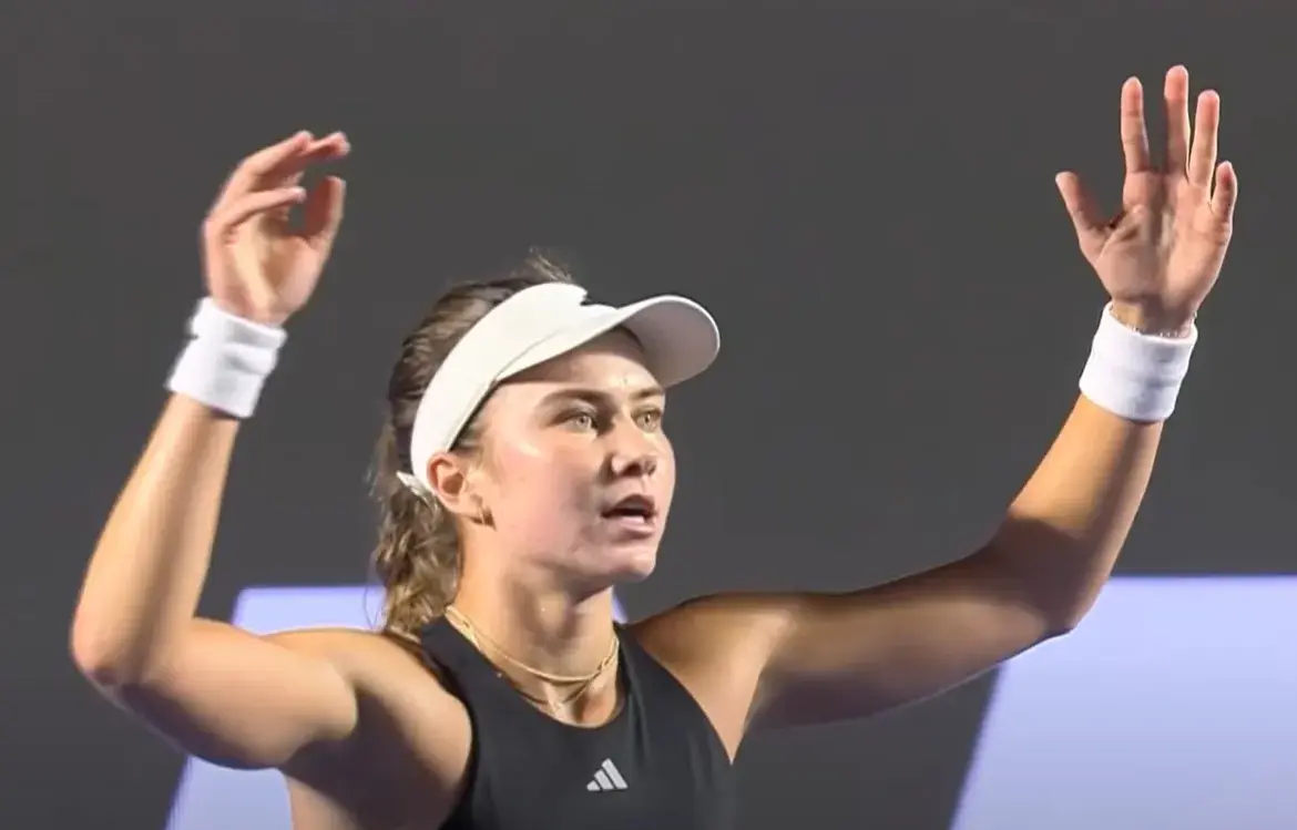 Iva Jovic Shines Bright in the Tennis World