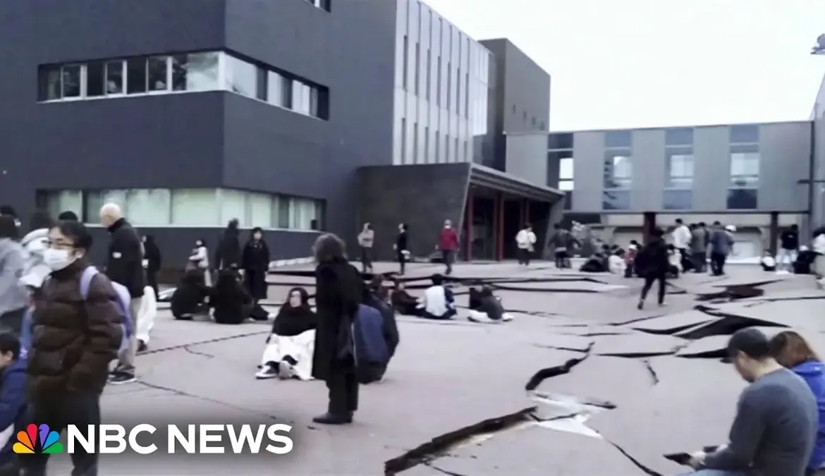 Japan Earthquakes Tsunami Warning: Magnitude 7.7 Tremor Hits Northern Coast