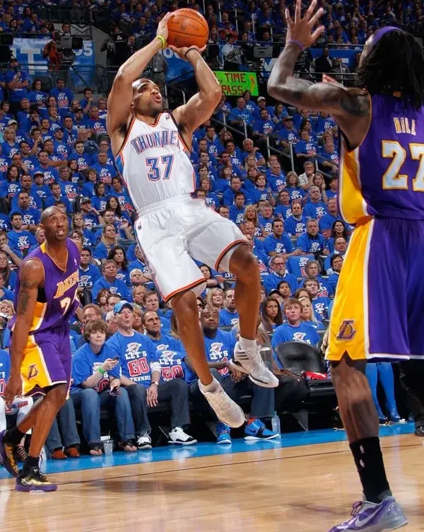 Thunder vs Lakers: Oklahoma City Dominates at Paycom Center