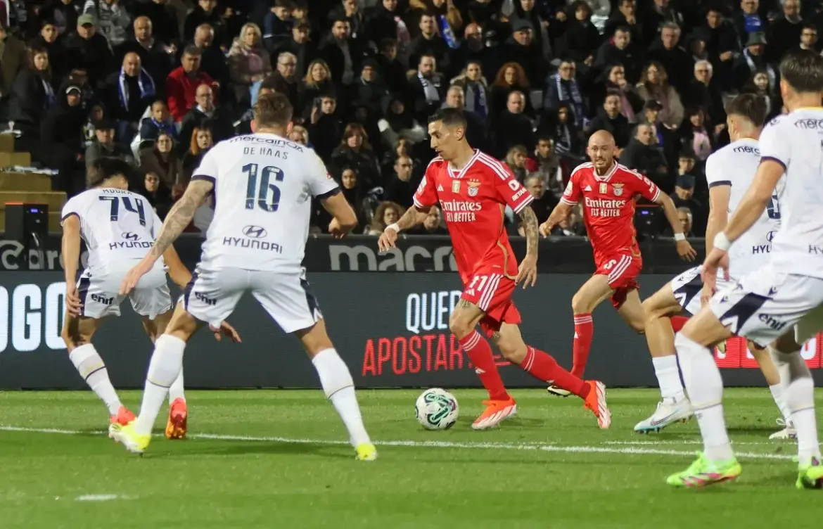 Famalicão vs Benfica: A Crucial Clash at Municipal 22 de Junho