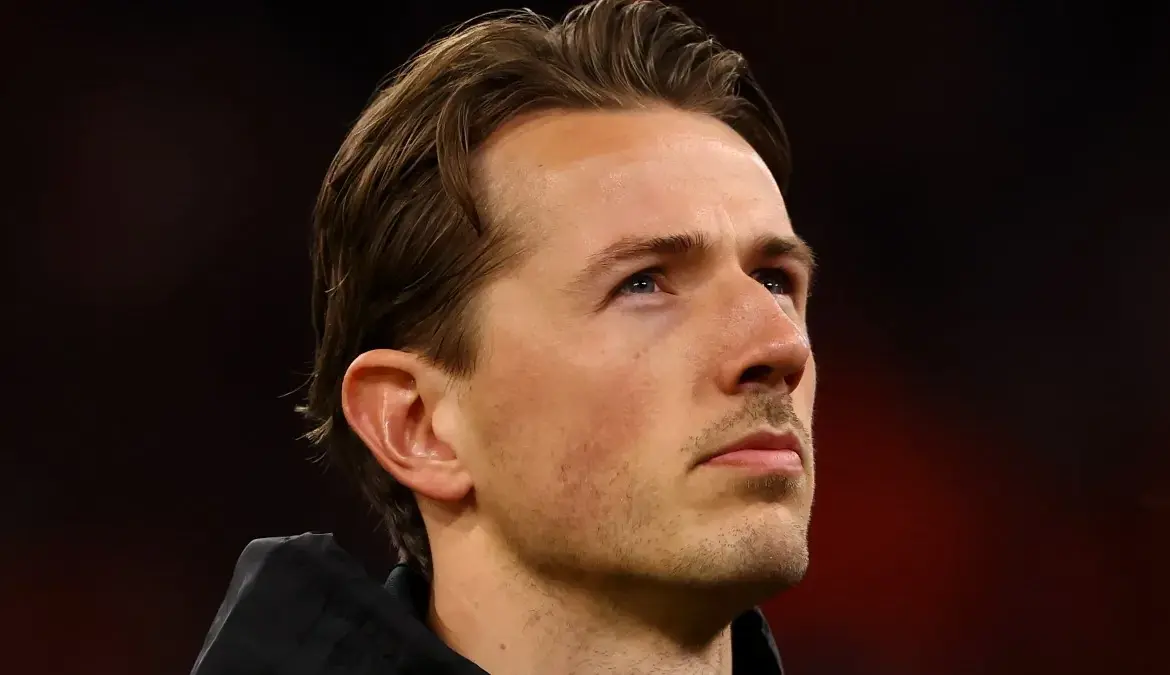Manchester United considers midfield options, including Camavinga and Berge
