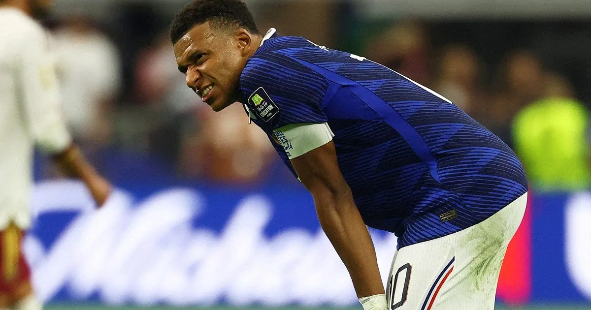 FIFA defends semifinal referee after France, Deschamps criticism